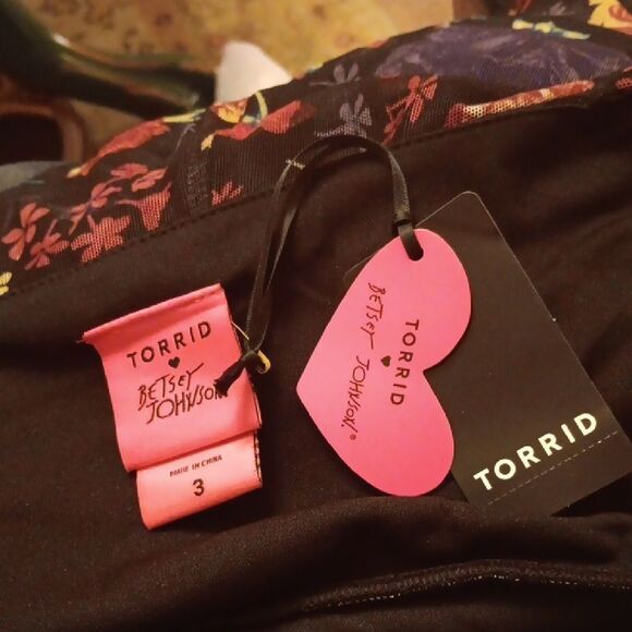 NWT. Torrid x Betsey Johnson Black Floral Dress.Dark Floral,Whimsigoth,Cocktail. - Picture 10 of 14